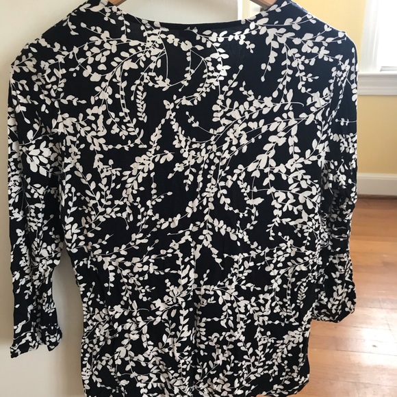 Navy floral top - Picture 2 of 3